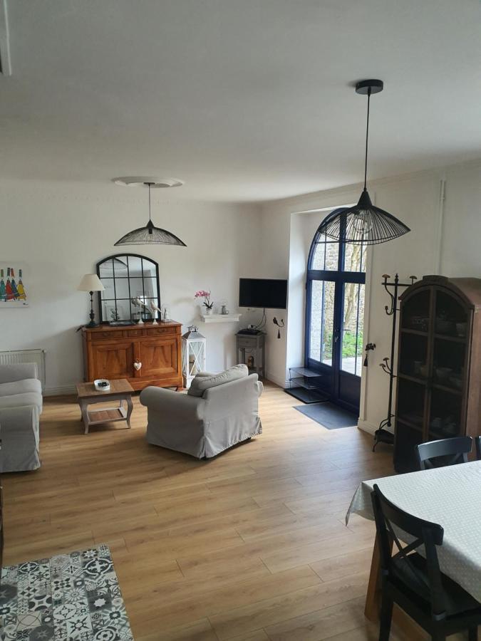 Les Bords De Rance Villa Dinan Exteriör bild
